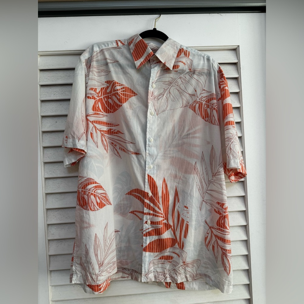 Quiksilver Orange and White Casual Button Down Shirt